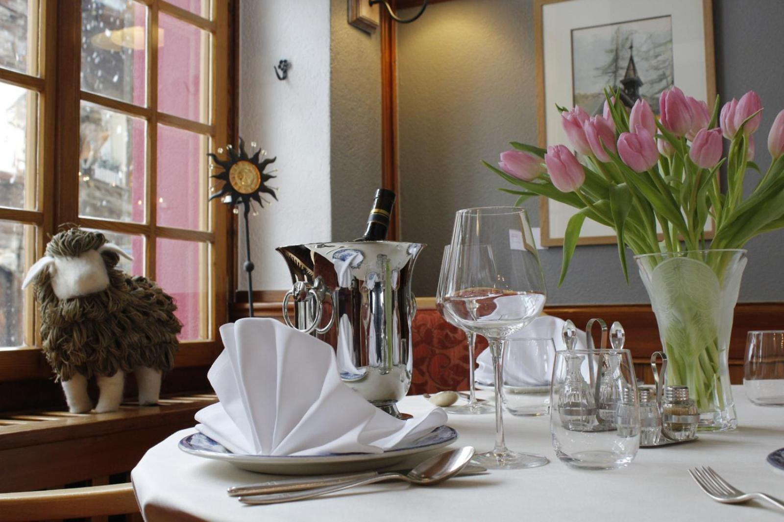 Hotel Restaurant Escher Leukerbad Eksteriør bilde