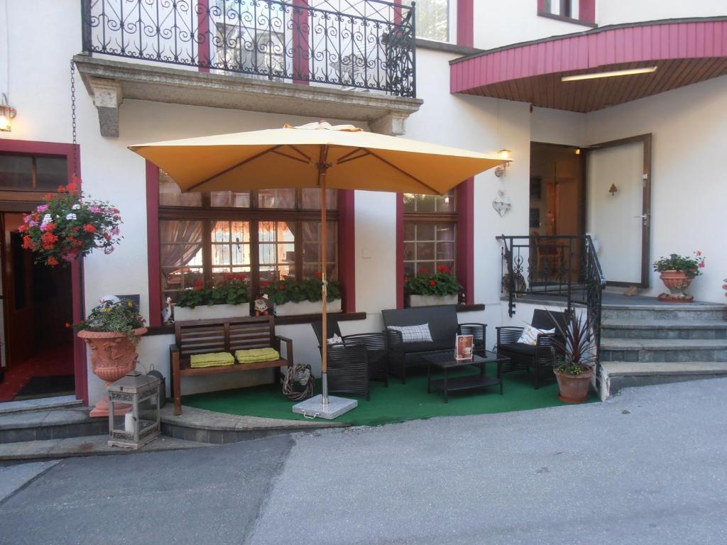 Hotel Restaurant Escher Leukerbad Eksteriør bilde